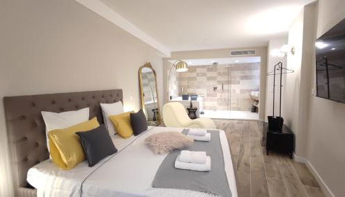 Instant Plaisirs - T2 60m2 avec Terrasse et Balnéo privative - Foto 2, towels