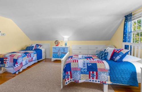 Charming House by the Beach with Patio Grill and FirePit - Foto 39