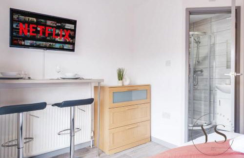 Stylish Longton Studio 2A Near Alton Towers with Smart TV & Kitchenette - Foto 14