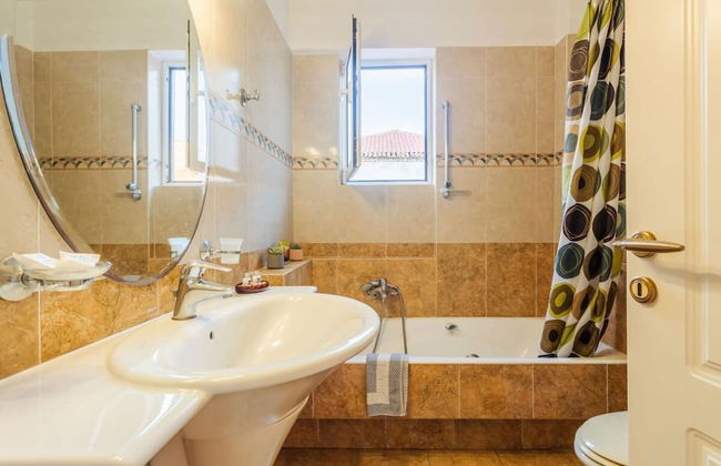 Spacious Urban Haven-family Home Perfect Location - Foto 29