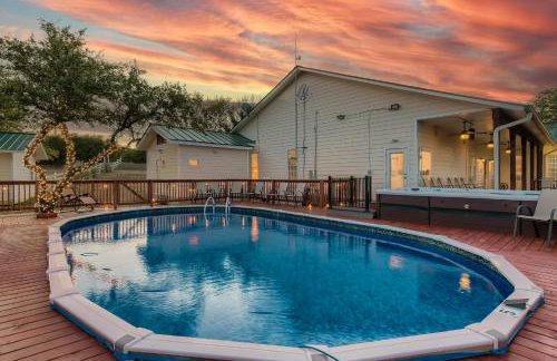 Gorgeous 10 Acre Estate POOL HOT TUB GAME ROOM - Foto 40