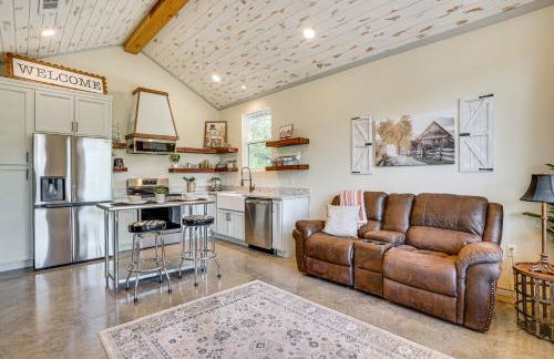 Recently Built Cabin with Pavilion in Granbury! - Foto 1