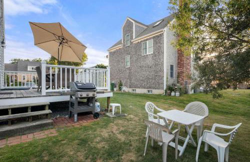 Stunning Home with Water Views - Foto 26