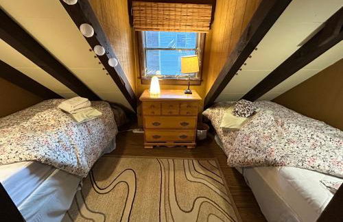 Lakefront Cabin Pvt Beach and Dock - Sunset Marina - Foto 28