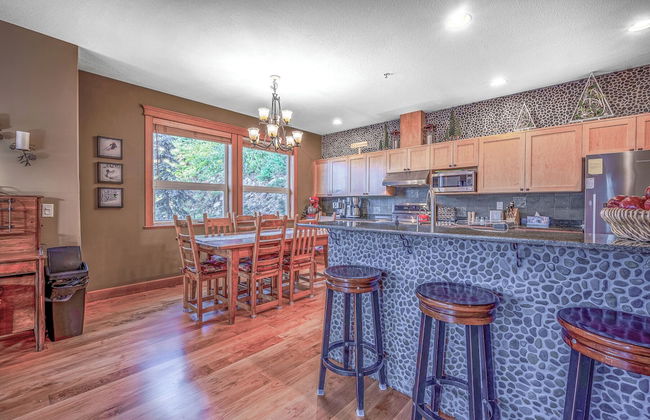 Treetop Getaway Ski In and Out Sleeps 10 - Foto 11