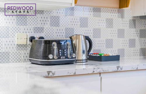 Cozy Family & Contractor Home 3X FREE Parking by Redwood Stays - Foto 38