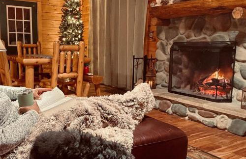 Breath of Heaven Cabin- Hot Tub, Deck, Pond, PETS - Foto 7