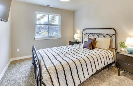 North End blue -Hot Tub - Fire Pit - Downtown -4BR - Photo 21