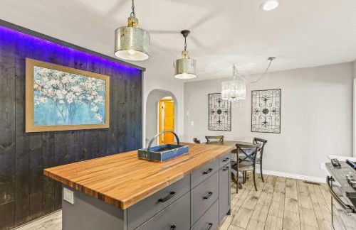 Spacious Family Home with Garage Game Room and Office! - Photo 14