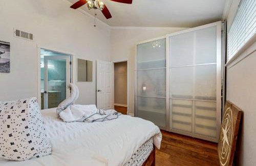 Lakeside Getaway with Patio on Lady Bird Lake - Foto 9