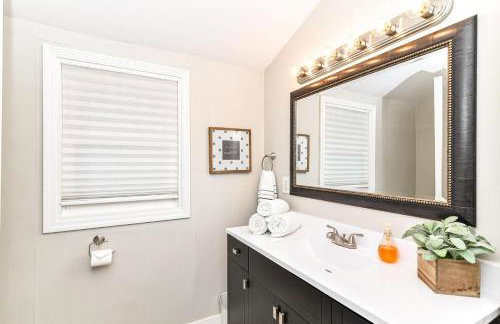 Cheerful 2-Bedroom Cottage in Downtown Noblesville - Foto 8