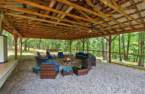 20 acres w Private Pavilion, Fireplace & Fire Pit - Foto 41