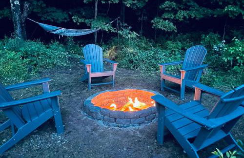 Cozy Cottage with Jacuzzi, Sauna, Fire Pit and Reading Nook! - Foto 42