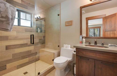 Luna Cabin - 5BR Hot Tub A/C Game Room EV Charger - Foto 57