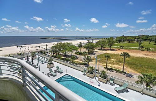 Beachside Biloxi Club Condo Balcony with Ocean View - Foto 3