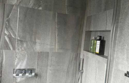 Brand New Big House with garden and free parking - Foto 26