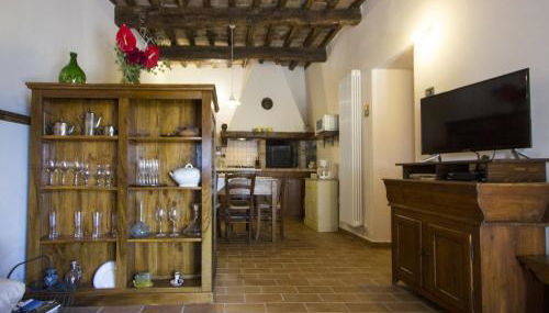 Graceful Holiday Home in Acqualagna with Swimming Pool - Foto 3