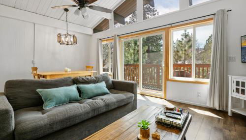 The Bear Hut - The perfect home away from home! - Photo 5