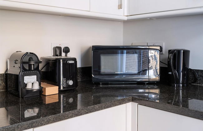 Fantastic Earls Court Flat - Photo 13