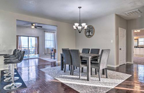 Peaceful Atascosa Home with Balcony and Deck! - Foto 12