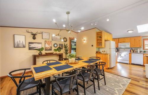 Riverfront Paradise w/ Hot Tub--Little River House - Foto 3