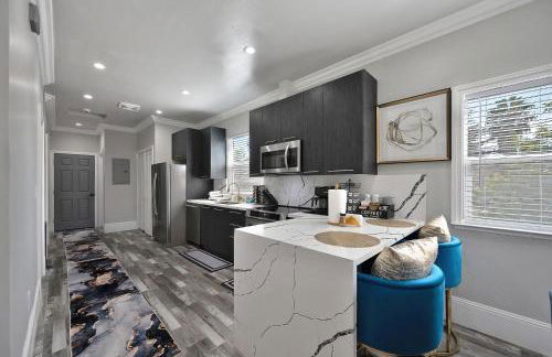 Walk to UC Davis Medical Center! Duplex with Patio - Foto 4