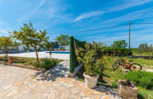 6 Bedroom Lovely Home In Ceranje Gornje - Foto 17