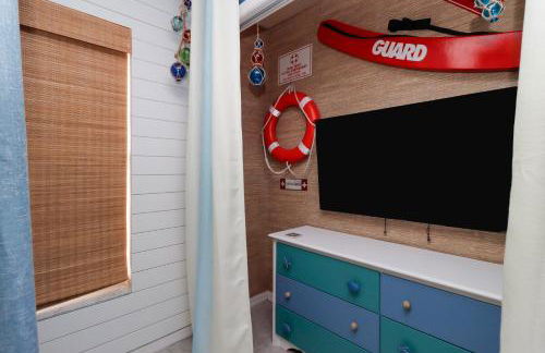 Ultimate Family Escape Near Disney - Sparkling Pool, Hot Tub & Epic Private Movie Room - Foto 28