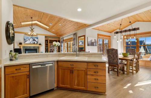 New Build Walk to Sisters Arcade Peloton Fire Pit - Foto 15