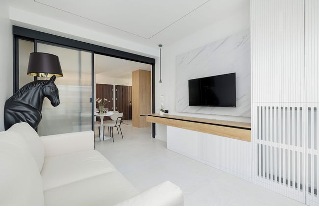 Beachside Apartment by Renters - Photo 15