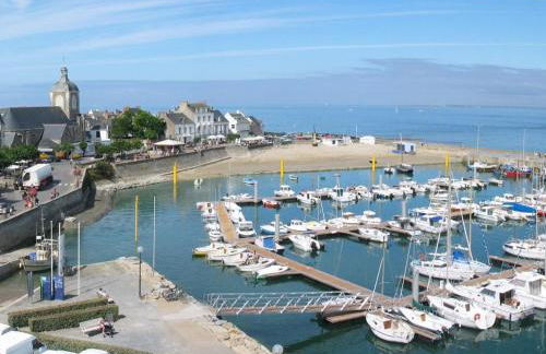Charmante Maison Rénovée à 500m de la Mer avec Jardin, 2 Chambres, Parking Gratuit - FR-1-306-911 - Foto 2