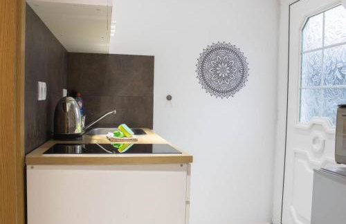 Kleine gemütliche Einliegerwohnung mit Garten und Pool - Foto 12