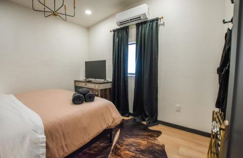 Speakeasy Suite at ArnoTriplex-Close to Downtown-Pet Friendly! - Foto 38