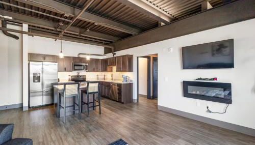 301 - Downtown Condo 1 Bedroom View of City With Fireplace - Foto 1