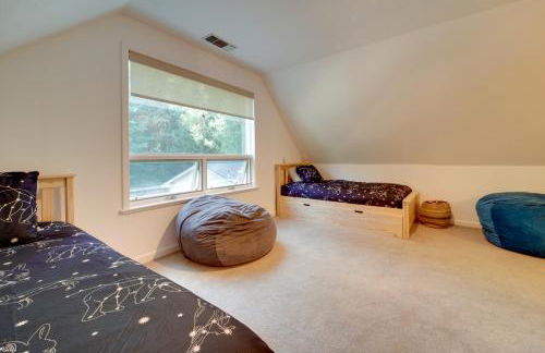 Near Dtwn and Pioneer Park Home with Furnished Patio - Foto 17