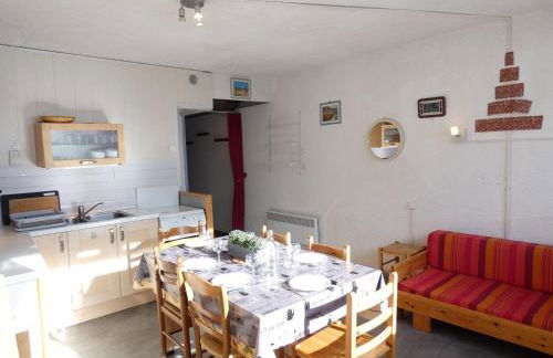 Studio cabine 6 pers. avec balcon exposition Sud, salon avec LCD et DVD, cuisine équipée, casier à ski - FR-1-457-196 - Photo 4