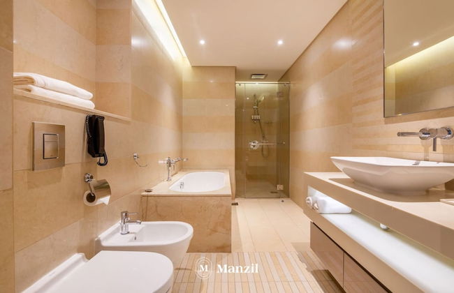 Elegant 3BR With Pool Near Wafi Mall Dubai Frame - Photo 17