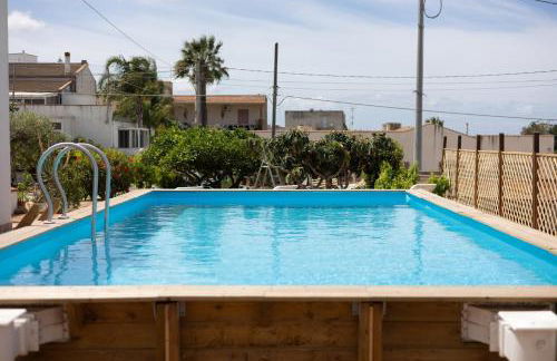 Dreamy Apartment with Veranda, Pool and Parking - Foto 25