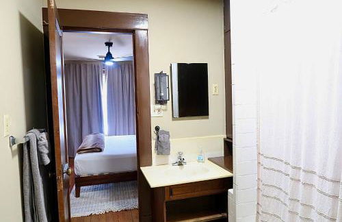 Downtown Location With Washer and Dryer. - Foto 6