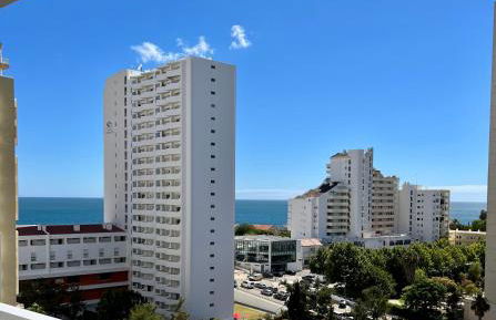 McRamé Design Apt Sea View, Beachfront, Swimming Pool, 2BDR, 2BAR, 6 pax, Praia da Rocha - Foto 7
