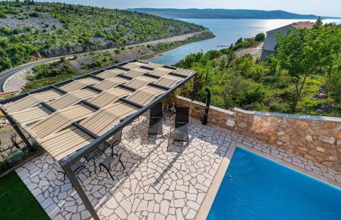 Awesome Home In Modric - Photo 5