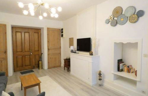 Elegant, Spacious Apartment in Historic Center of Tournon - Foto 21