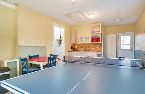 Ping-Pong and Backyard Spacious Chatham Retreat - Foto 27