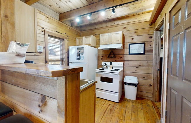 Adelaide's Den 2 Bedroom Cabin by RedAwning - Foto 10