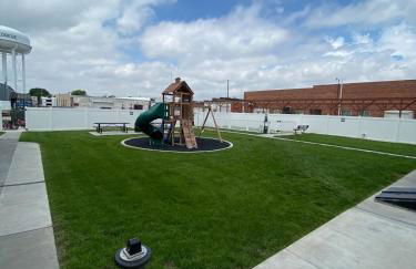 Luxury Condo Near Downtown - Pet Friendly - Foto 8