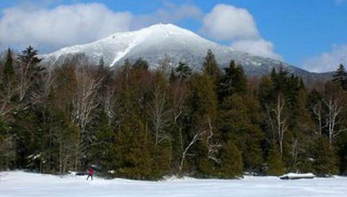Rustic Cabin Getaway Overlooking a Stunning Golf Course in Saranac Lake, New York - Foto 5