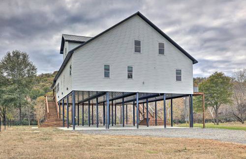 Lavish Riverfront Escape with Gas Grill! - Foto 41