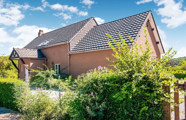 Enticing Holiday Home in Treignes near Forest - Foto 35