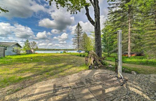 Northern Nights Beachfront Cottage in Kalkaska - Foto 30