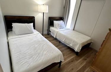 Cozy Centrally-located Condo in Honolulu - 30 day minimum stay - Photo 5